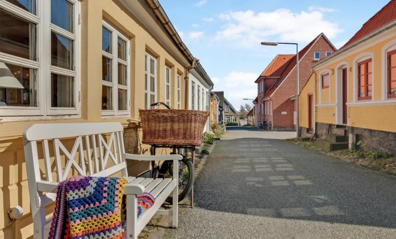 Hyggeligt Gammelt Fiskerhus I Marstalヴィラ エクステリア 写真